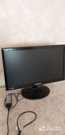 Монитор Samsung