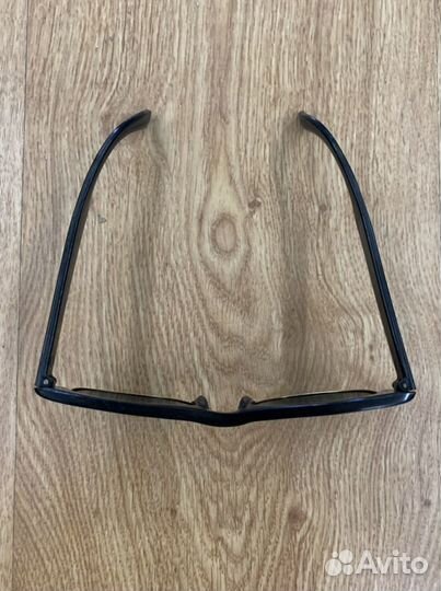 Очки солнцезащитные