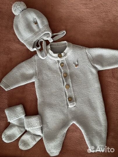 Вязаный комплект для новорожденного
