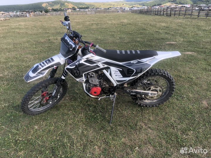 Титан 300