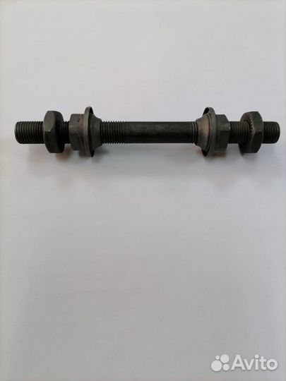 Ось для велосипеда