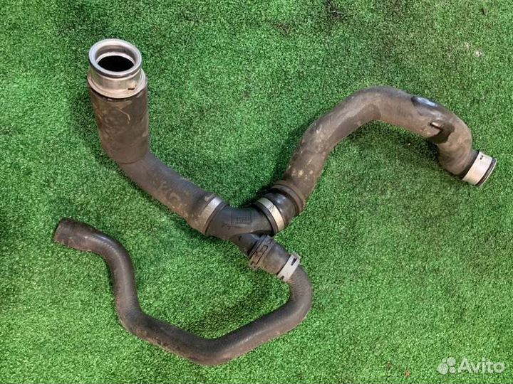 Патрубок радиатора нижний Mercedes-Benz C-Class