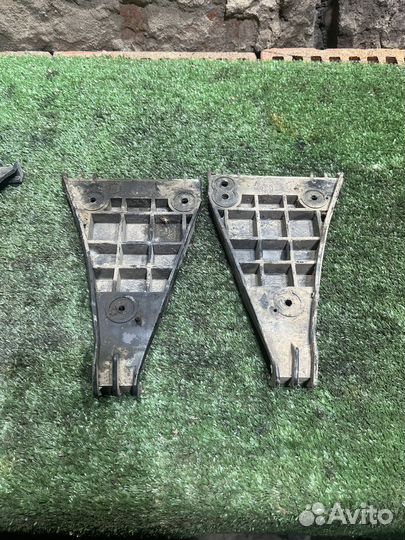 Крепление боковые бампера Audi A4B5