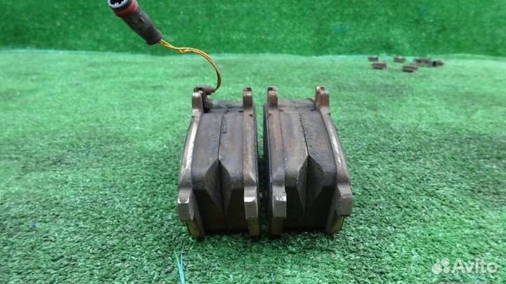 Тормозные колодки переднее Mercedes-Benz C200 W204