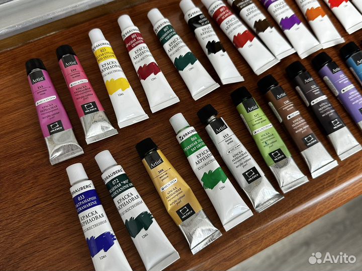 Акриловые краски 31 + холсты