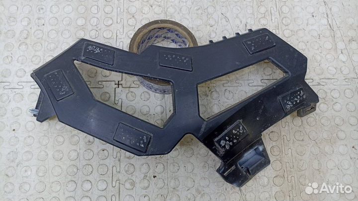 Кронштейн бампера передний левый Renault Arkana