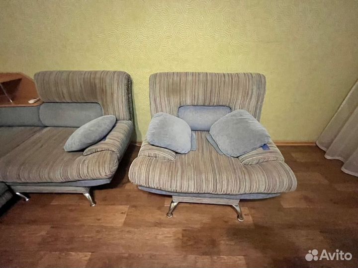 Угловой диван с креслом