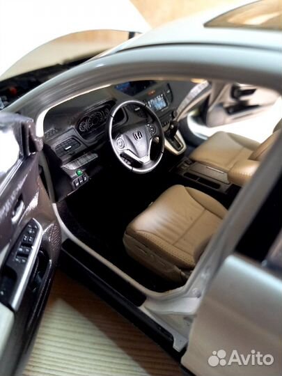 Модель автомобиля Honda CR-V 4 2012 1/18