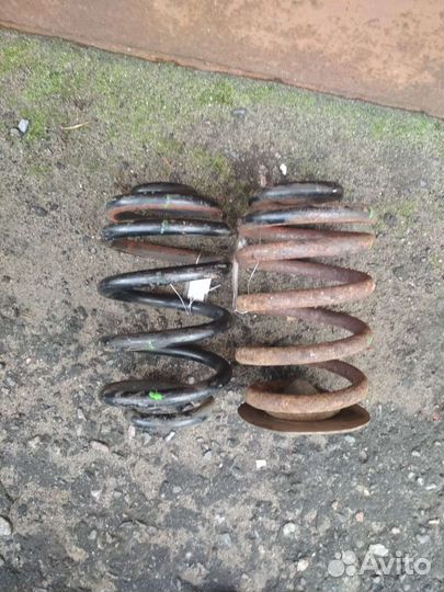 BMW X5 E53 X3 E83 пружины задние