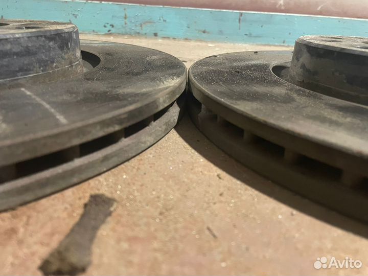 Тормозные диски передние Audi Q3