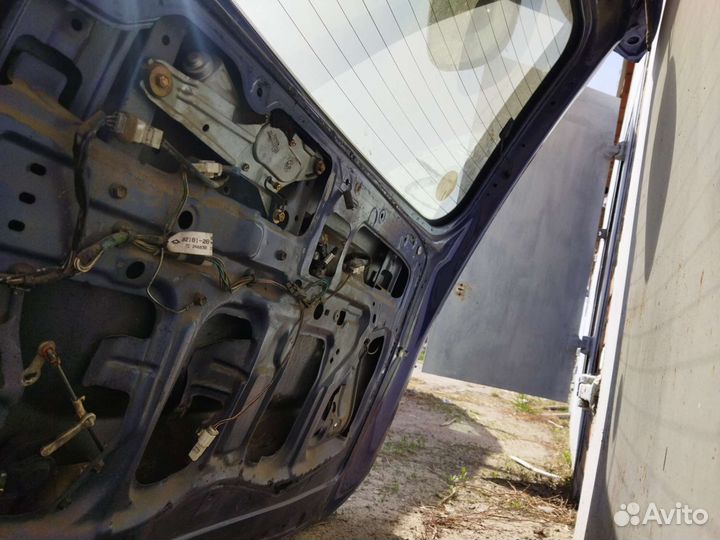 Дверь багажника тойота литайс