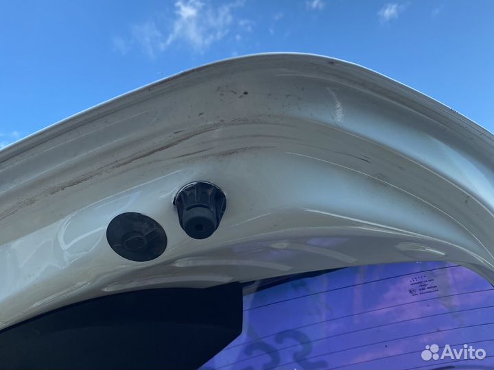 Крышка багажника на renault sandero 1