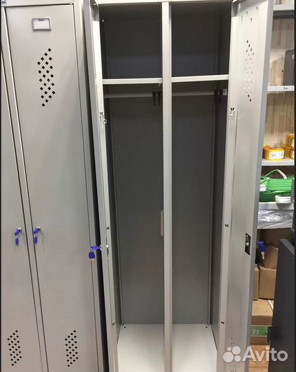 Шкаф металлический для рабочей одежды