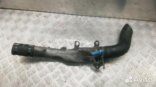 Патрубок интеркулера toyota RAV 4 ZSA3 (6UK18WK01)