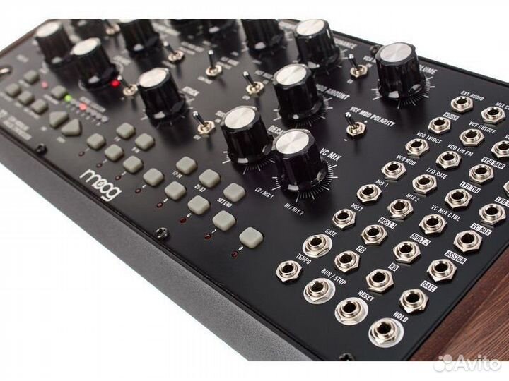 Moog Mother-32 аналоговый синтезатор