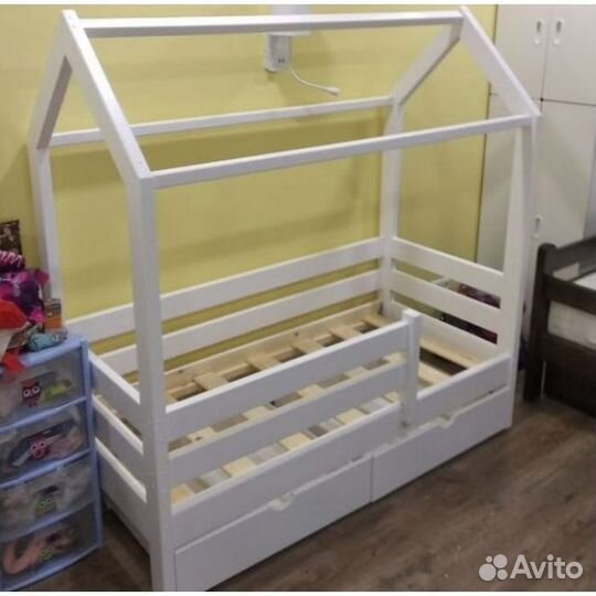 Детская кровать домик