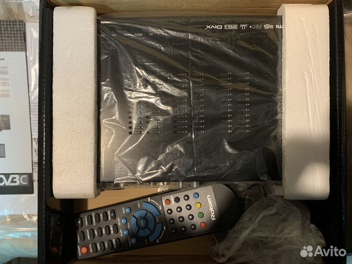 Цифровая тв приставка Rolsen RDB-402 для DTB-C