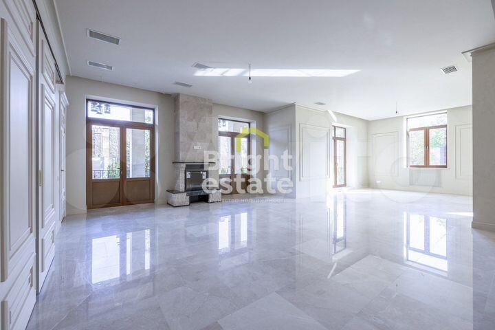 Дом 362 м² на участке 10,5 сот.