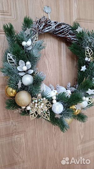 Новогодний венок на дверь, диаметр 40 см