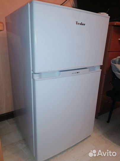 Холодильник Tesler RCT-100 белый