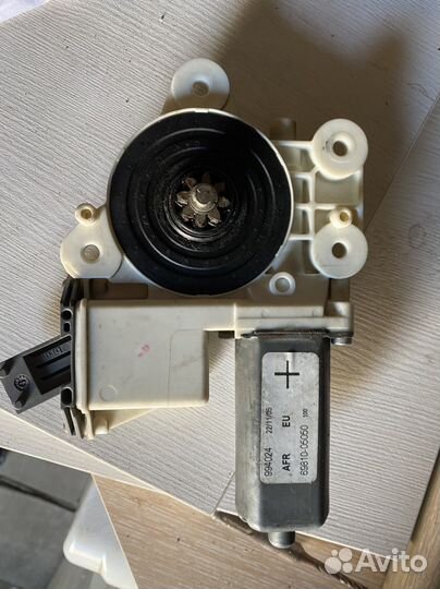 Механизм стеклоподьемника правый передний