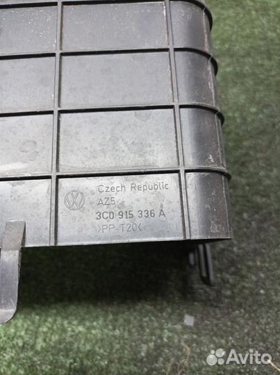 Корпус акб VW Tiguan 2007-2011