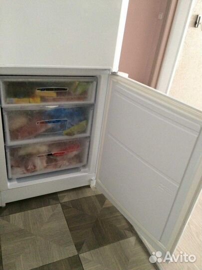 Холодильник Индезит. Двухкамерный