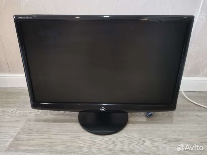 Монитор EMachines