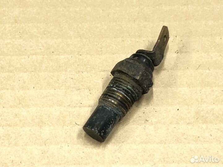 Датчик температуры охлаждающей жидкости Каризма