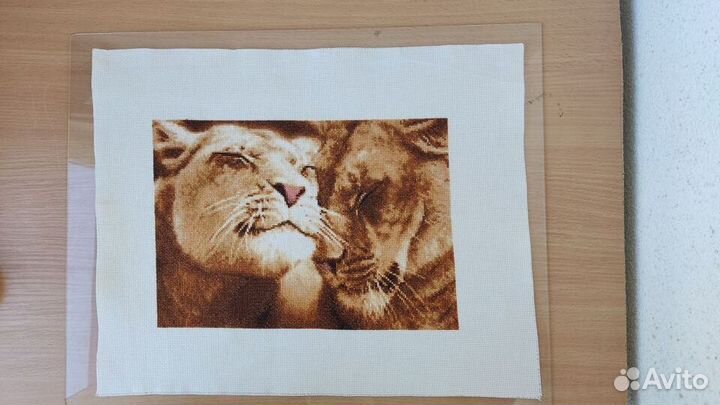 Картина вышитая крестиком 