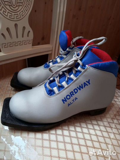 Лыжные ботинки 34