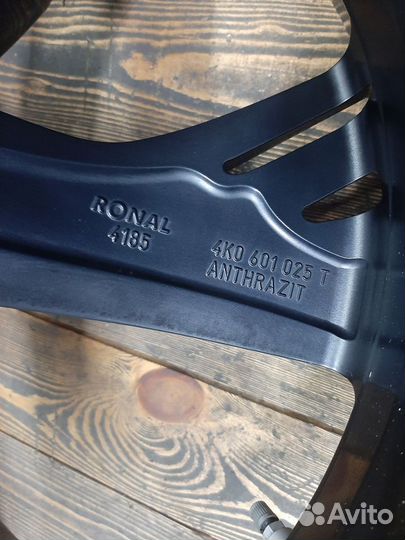 R22 Hankook Winter I'Cept Evo2 W320 285/30, PCD 5x112 DIA 66.6