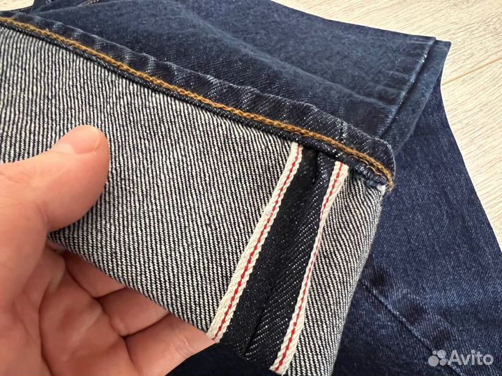 Джинсы Levis 501 темно синий деним на болтах