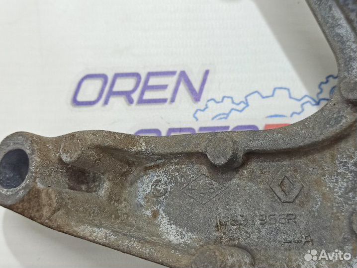 Кронштейн кпп Renault Sandero Stepway 1.6 K7M 2017