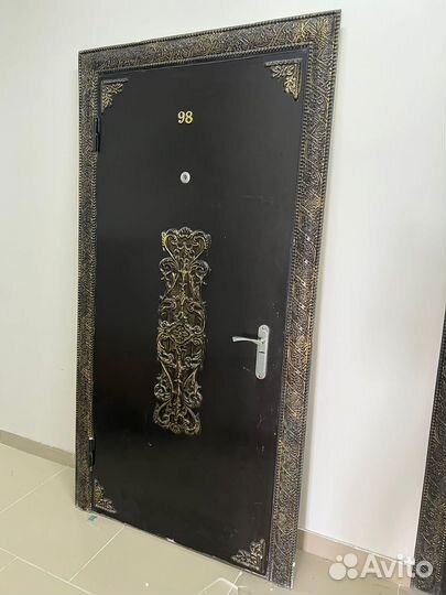 Дверь входная металлическая уличная