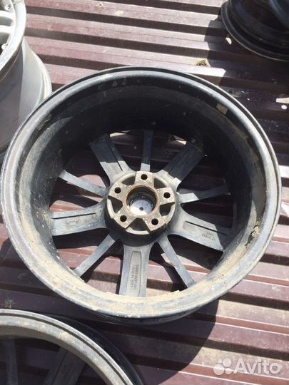 Диски r18 литые