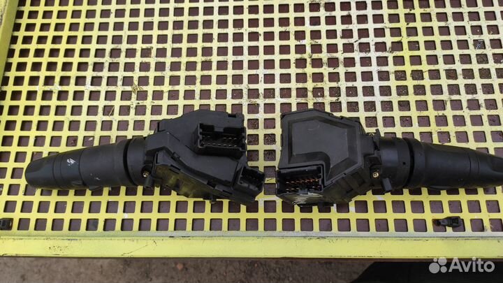 Переключатель поворотов подрулевой Nissan Primera