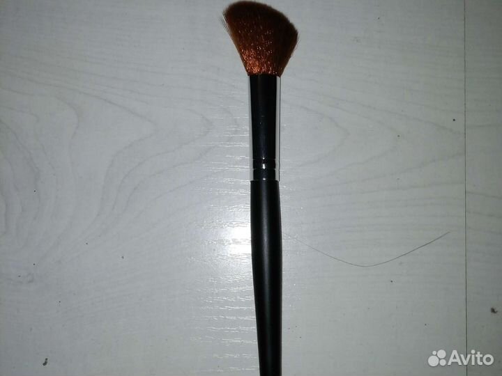 Новая кисть для макияжа