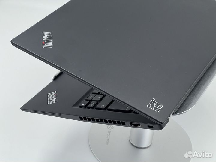 Ноутбук Lenovo ThinkPad T490s i7-8665U/16/256
