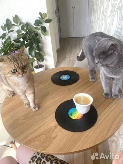 Кухонный стол