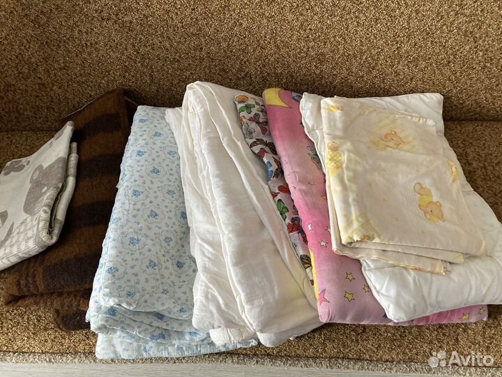 Одеяла детские, подушки, постельное бельё