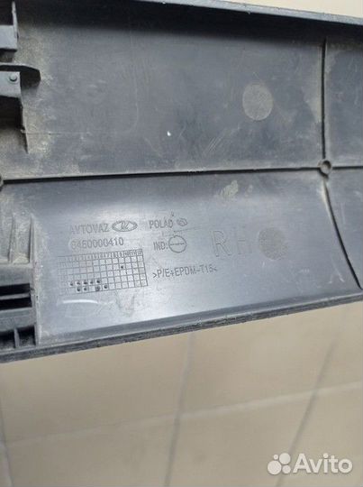 Молдинг двери задней правой LADA Largus