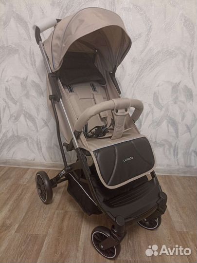 Прогулочная коляска новая