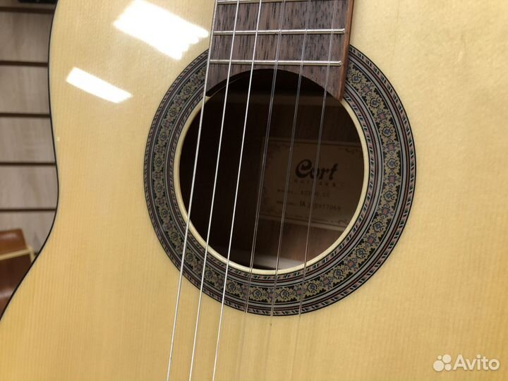 Классическая гитара Cort AC100+ чехол