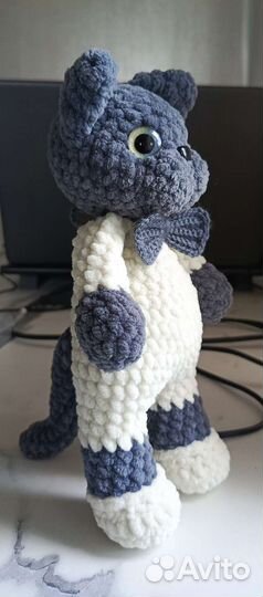 Котик вязаный