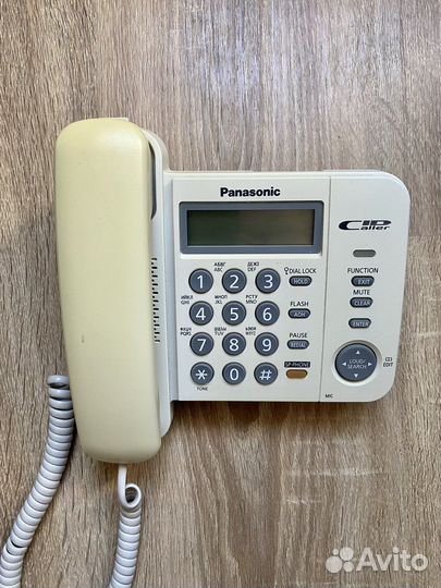Телефон стационарный Panasonic KX-ts2358ru