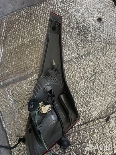 Фонарь левый задний в крышку Рено Меган 3