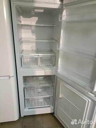 Холодильник Indesit для сада