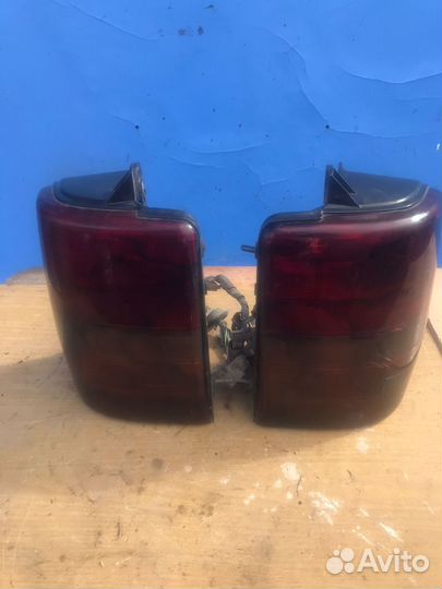 Фонарь задний левый Jeep Grand Cherokee 1 поколени