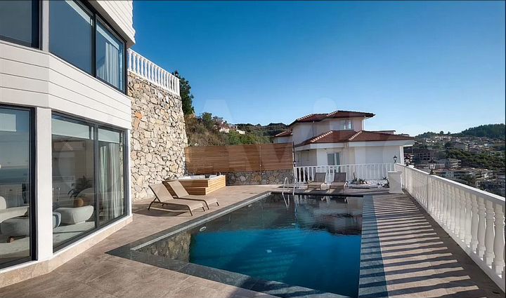 Дом 320 м² на участке 5 сот.